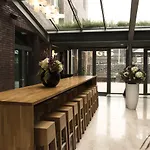 Hotel Leonardo Center 4*