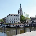 Leonardo Center 4*