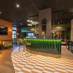 Leonardo Center 4*