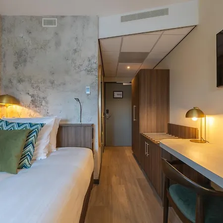 Ξενοδοχείο Leonardo Center 4*