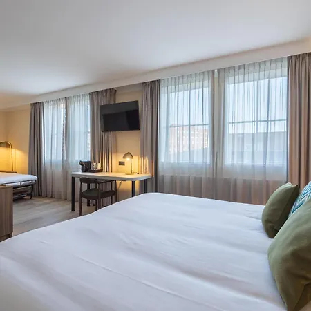 Leonardo Center 4*