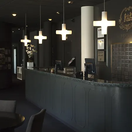 ホテル Leonardo Center