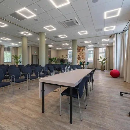 Leonardo Center 4* Breda
