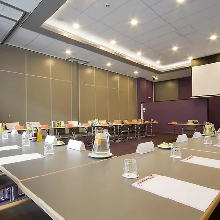 Ξενοδοχείο Leonardo Center 4*