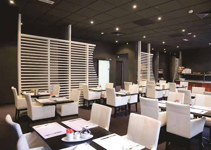 Otel Leonardo Center 4*