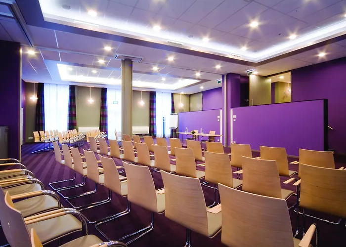 Leonardo Center Hotel