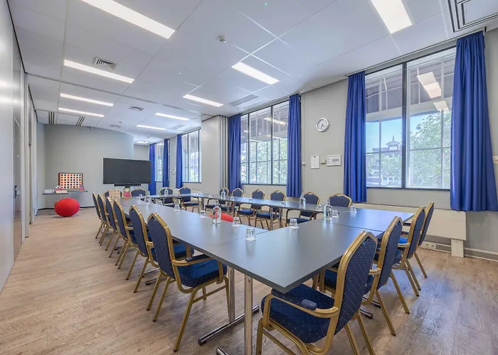 Leonardo Center 4* Breda