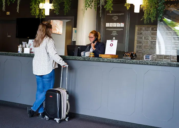 Hotel Leonardo Center 4*