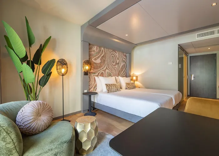 Otel Leonardo Center 4*