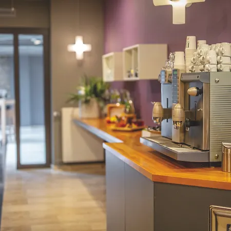 Leonardo Center 4* Breda